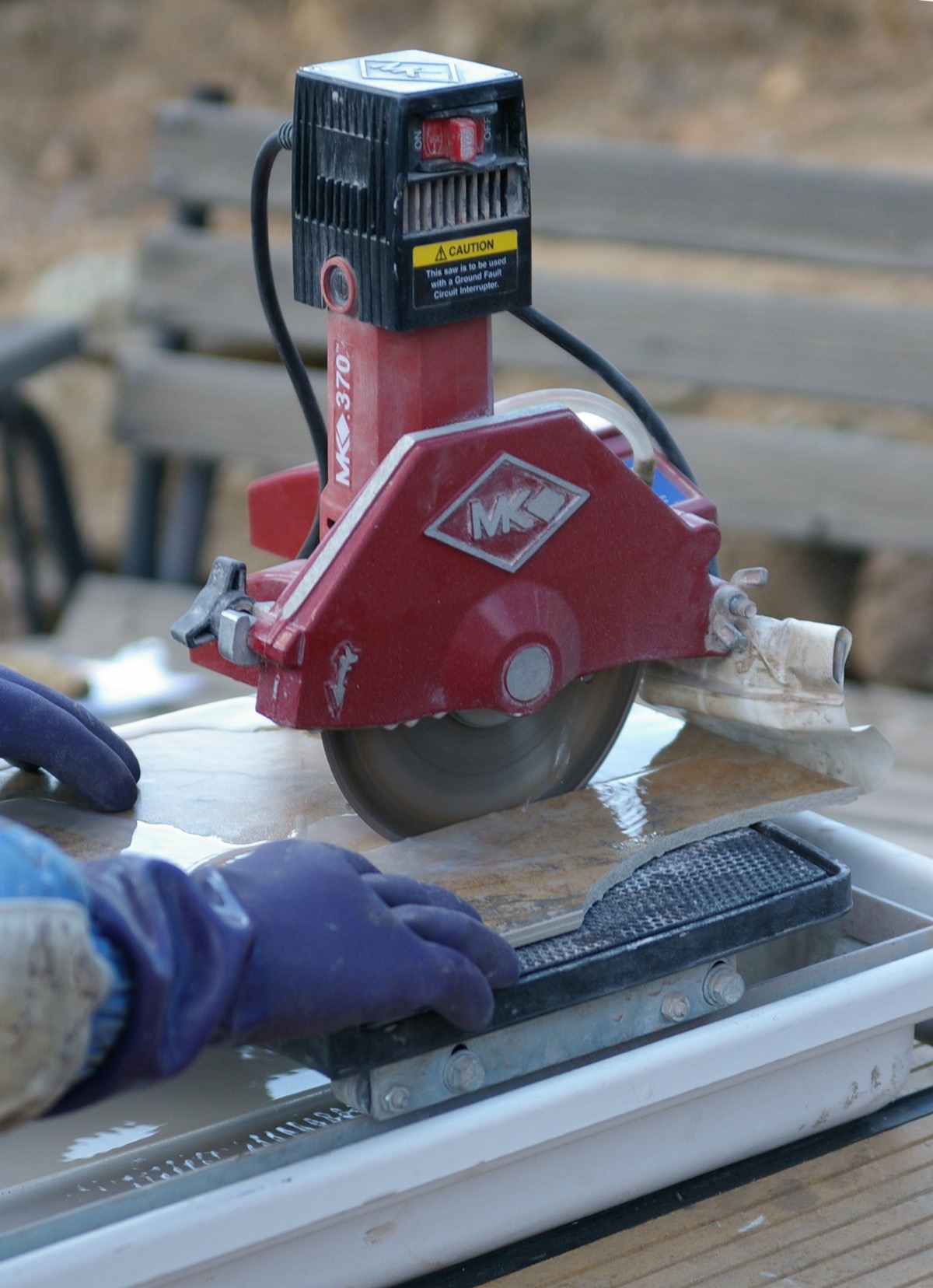 DEWALT D24000S